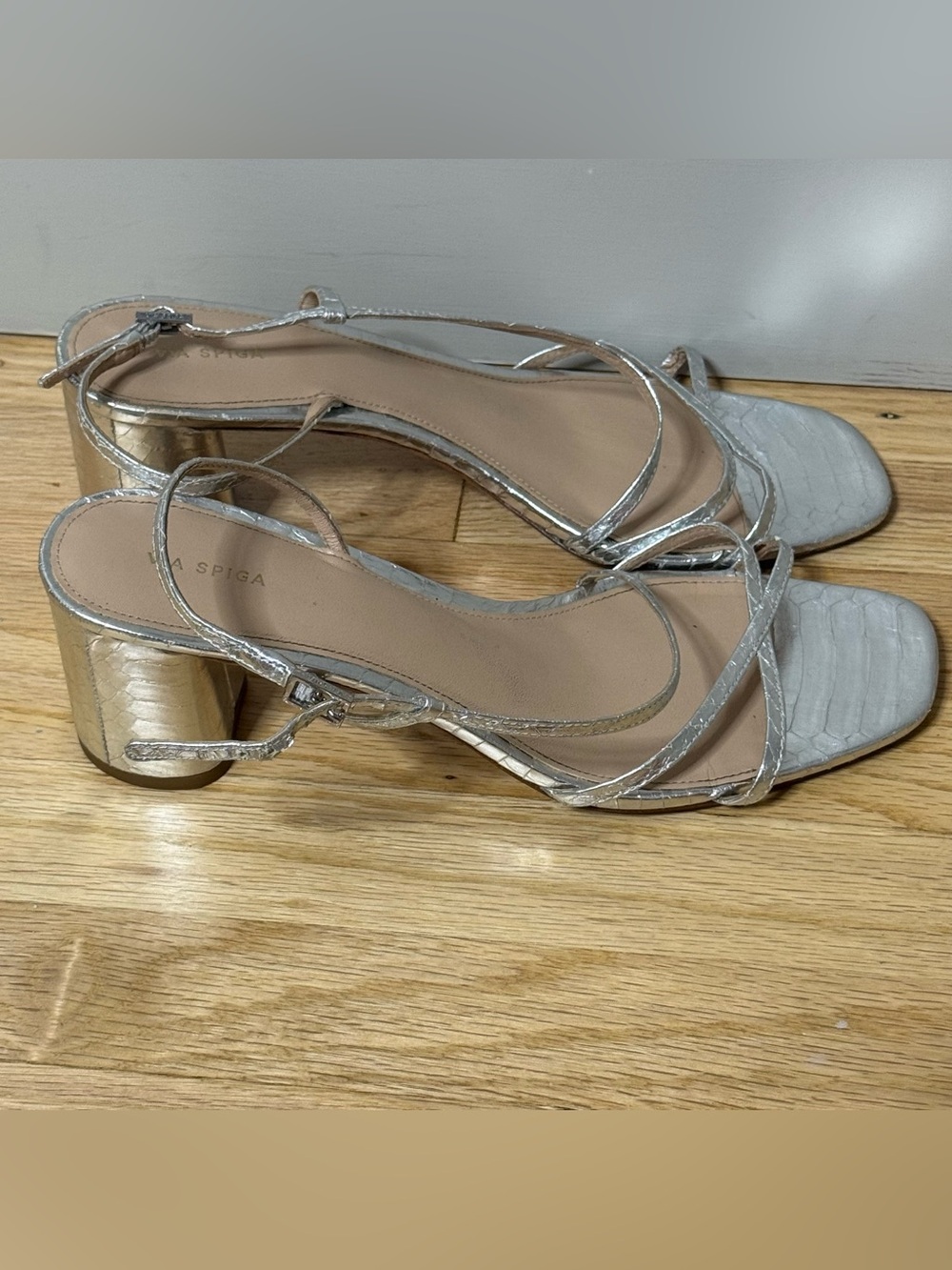 Via Spiga Women's Roslyn Sandals Silver Leather Size 10 M Strap Chunky Heel